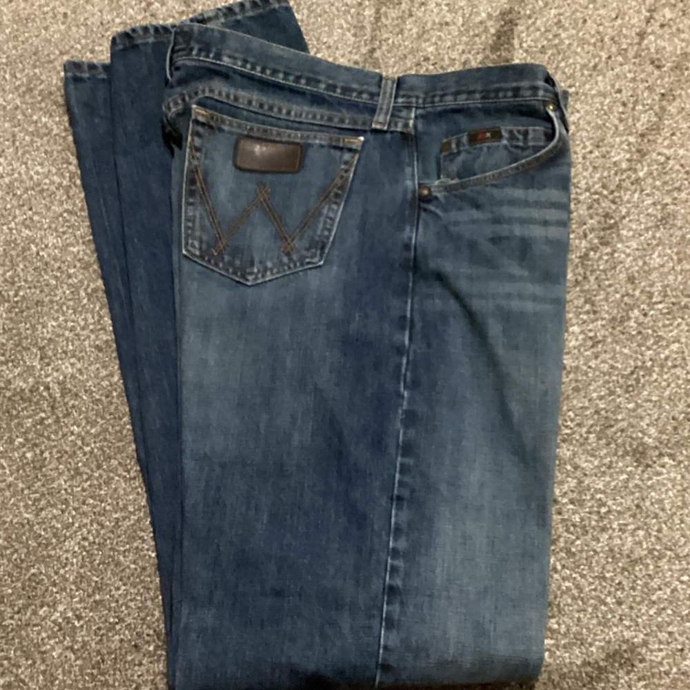 Wrangler Relaxed Fit Dark Blue Jeans